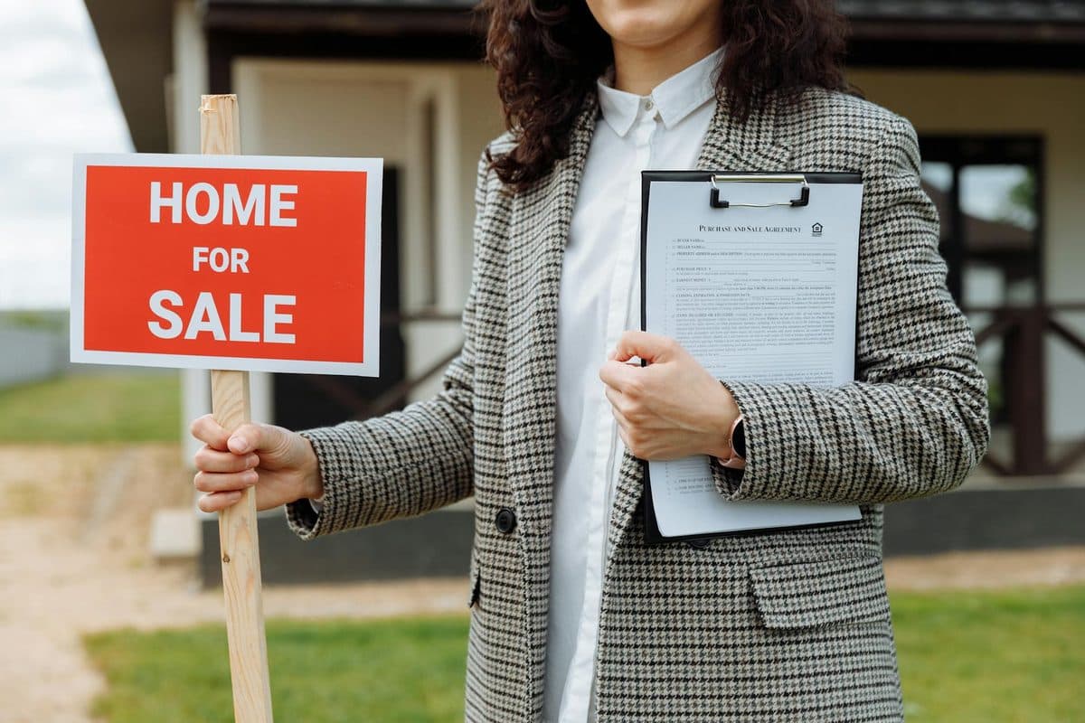 Lead Generation for Estate Agents: Website Features That Convert